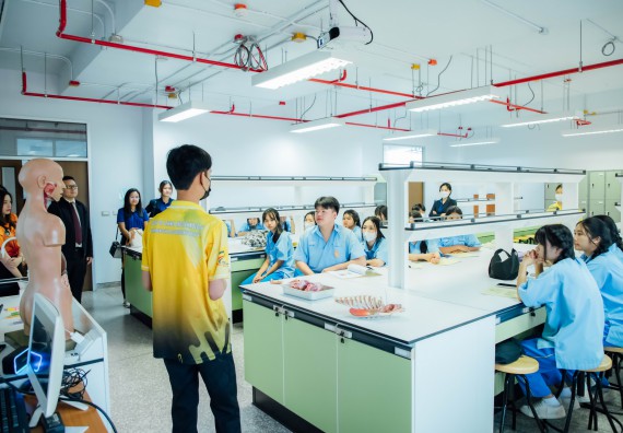 ภาพกิจกรรม คณะวิทยาศาสตร์และเทคโนโลยี ร่วมกับโรงเรียนคลองลานวิทยา จัดโครงการส่งเสริมและพัฒนาศักยภาพนักเรียนห้องเรียนพิเศษ