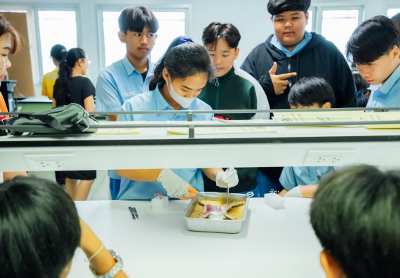 ภาพกิจกรรม คณะวิทยาศาสตร์และเทคโนโลยี ร่วมกับโรงเรียนคลองลานวิทยา จัดโครงการส่งเสริมและพัฒนาศักยภาพนักเรียนห้องเรียนพิเศษ