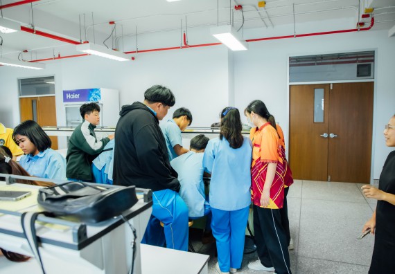 ภาพกิจกรรม คณะวิทยาศาสตร์และเทคโนโลยี ร่วมกับโรงเรียนคลองลานวิทยา จัดโครงการส่งเสริมและพัฒนาศักยภาพนักเรียนห้องเรียนพิเศษ