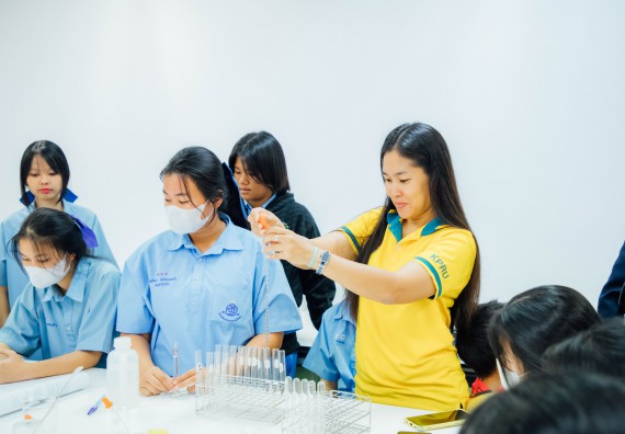 ภาพกิจกรรม คณะวิทยาศาสตร์และเทคโนโลยี ร่วมกับโรงเรียนคลองลานวิทยา จัดโครงการส่งเสริมและพัฒนาศักยภาพนักเรียนห้องเรียนพิเศษ