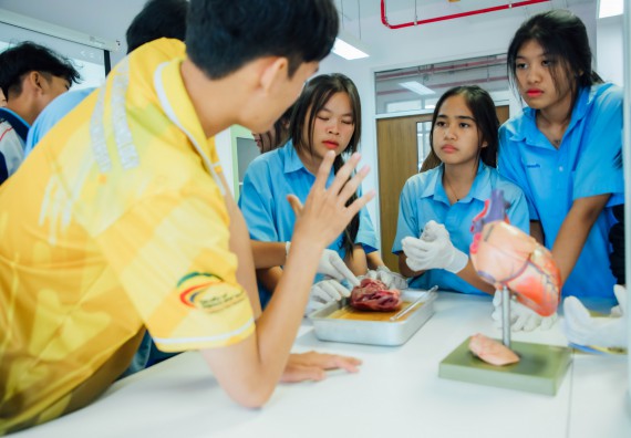 ภาพกิจกรรม คณะวิทยาศาสตร์และเทคโนโลยี ร่วมกับโรงเรียนคลองลานวิทยา จัดโครงการส่งเสริมและพัฒนาศักยภาพนักเรียนห้องเรียนพิเศษ