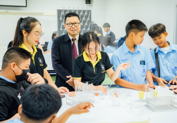 ภาพกิจกรรม คณะวิทยาศาสตร์และเทคโนโลยี ร่วมกับโรงเรียนคลองลานวิทยา จัดโครงการส่งเสริมและพัฒนาศักยภาพนักเรียนห้องเรียนพิเศษ