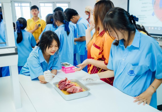 ภาพกิจกรรม คณะวิทยาศาสตร์และเทคโนโลยี ร่วมกับโรงเรียนคลองลานวิทยา จัดโครงการส่งเสริมและพัฒนาศักยภาพนักเรียนห้องเรียนพิเศษ