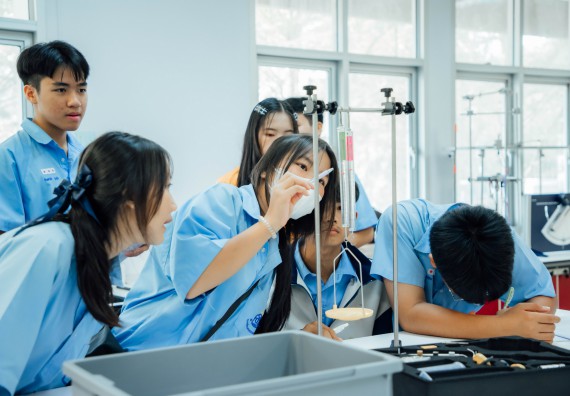 ภาพกิจกรรม คณะวิทยาศาสตร์และเทคโนโลยี ร่วมกับโรงเรียนคลองลานวิทยา จัดโครงการส่งเสริมและพัฒนาศักยภาพนักเรียนห้องเรียนพิเศษ