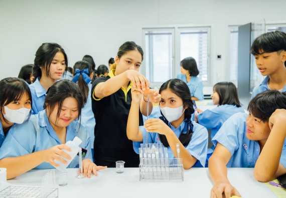 ภาพกิจกรรม คณะวิทยาศาสตร์และเทคโนโลยี ร่วมกับโรงเรียนคลองลานวิทยา จัดโครงการส่งเสริมและพัฒนาศักยภาพนักเรียนห้องเรียนพิเศษ