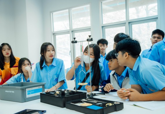 ภาพกิจกรรม คณะวิทยาศาสตร์และเทคโนโลยี ร่วมกับโรงเรียนคลองลานวิทยา จัดโครงการส่งเสริมและพัฒนาศักยภาพนักเรียนห้องเรียนพิเศษ