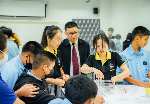 ภาพกิจกรรม คณะวิทยาศาสตร์และเทคโนโลยี ร่วมกับโรงเรียนคลองลานวิทยา จัดโครงการส่งเสริมและพัฒนาศักยภาพนักเรียนห้องเรียนพิเศษ