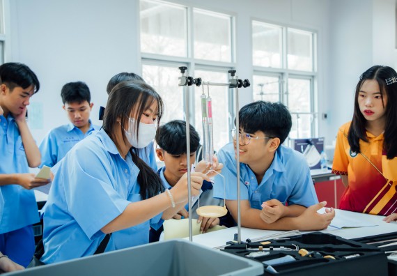 ภาพกิจกรรม คณะวิทยาศาสตร์และเทคโนโลยี ร่วมกับโรงเรียนคลองลานวิทยา จัดโครงการส่งเสริมและพัฒนาศักยภาพนักเรียนห้องเรียนพิเศษ