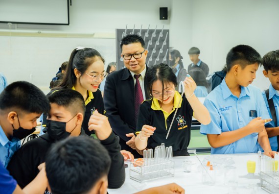 ภาพกิจกรรม คณะวิทยาศาสตร์และเทคโนโลยี ร่วมกับโรงเรียนคลองลานวิทยา จัดโครงการส่งเสริมและพัฒนาศักยภาพนักเรียนห้องเรียนพิเศษ