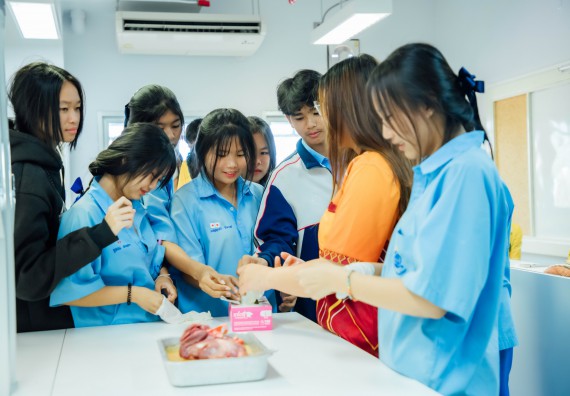 ภาพกิจกรรม คณะวิทยาศาสตร์และเทคโนโลยี ร่วมกับโรงเรียนคลองลานวิทยา จัดโครงการส่งเสริมและพัฒนาศักยภาพนักเรียนห้องเรียนพิเศษ