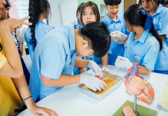 ภาพกิจกรรม คณะวิทยาศาสตร์และเทคโนโลยี ร่วมกับโรงเรียนคลองลานวิทยา จัดโครงการส่งเสริมและพัฒนาศักยภาพนักเรียนห้องเรียนพิเศษ