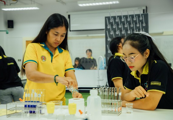 ภาพกิจกรรม คณะวิทยาศาสตร์และเทคโนโลยี ร่วมกับโรงเรียนคลองลานวิทยา จัดโครงการส่งเสริมและพัฒนาศักยภาพนักเรียนห้องเรียนพิเศษ