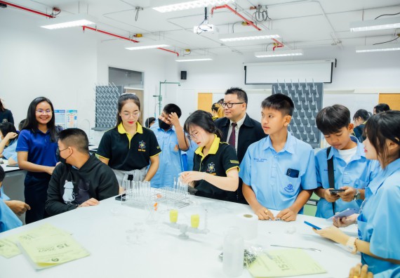 ภาพกิจกรรม คณะวิทยาศาสตร์และเทคโนโลยี ร่วมกับโรงเรียนคลองลานวิทยา จัดโครงการส่งเสริมและพัฒนาศักยภาพนักเรียนห้องเรียนพิเศษ