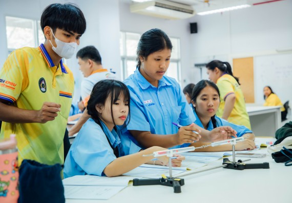 ภาพกิจกรรม คณะวิทยาศาสตร์และเทคโนโลยี ร่วมกับโรงเรียนคลองลานวิทยา จัดโครงการส่งเสริมและพัฒนาศักยภาพนักเรียนห้องเรียนพิเศษ