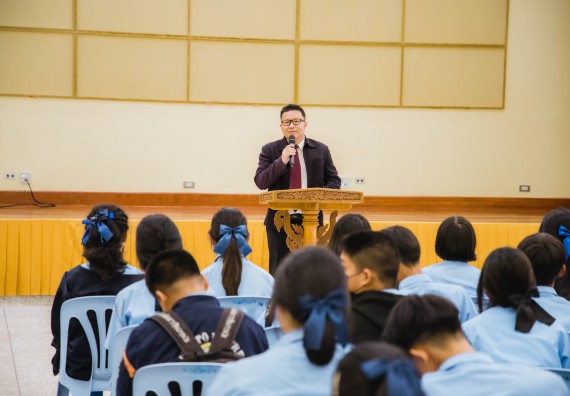 ภาพกิจกรรม คณะวิทยาศาสตร์และเทคโนโลยี ร่วมกับโรงเรียนคลองลานวิทยา จัดโครงการส่งเสริมและพัฒนาศักยภาพนักเรียนห้องเรียนพิเศษ