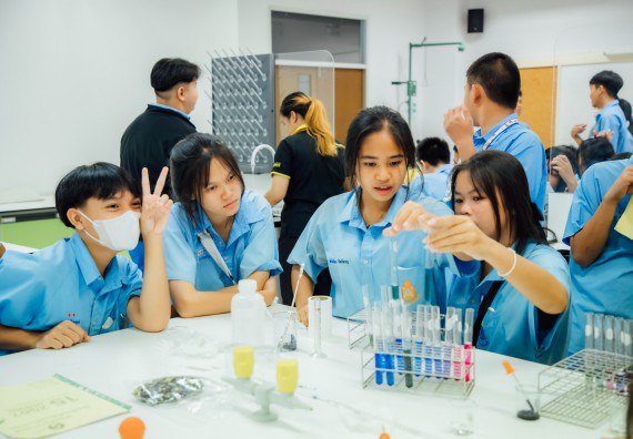 ภาพกิจกรรม คณะวิทยาศาสตร์และเทคโนโลยี ร่วมกับโรงเรียนคลองลานวิทยา จัดโครงการส่งเสริมและพัฒนาศักยภาพนักเรียนห้องเรียนพิเศษ