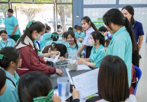 ภาพกิจกรรม   คณะวิทยาศาสตร์และเทคโนโลยี จัดค่ายวิทยาศาสตร์สัญจร ปีการศึกษา 2566  โรงเรียนลานกระบือวิทยา