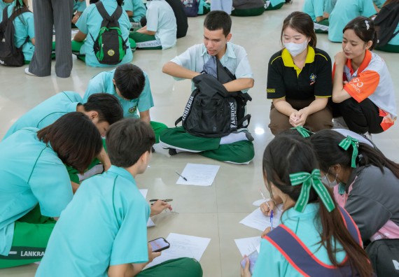 ภาพกิจกรรม   คณะวิทยาศาสตร์และเทคโนโลยี จัดค่ายวิทยาศาสตร์สัญจร ปีการศึกษา 2566  โรงเรียนลานกระบือวิทยา