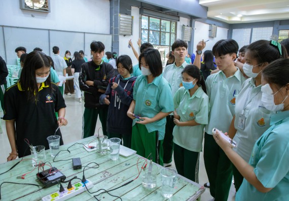 ภาพกิจกรรม   คณะวิทยาศาสตร์และเทคโนโลยี จัดค่ายวิทยาศาสตร์สัญจร ปีการศึกษา 2566  โรงเรียนลานกระบือวิทยา