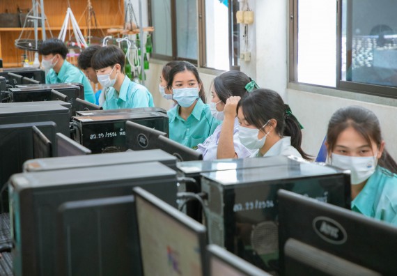 ภาพกิจกรรม   คณะวิทยาศาสตร์และเทคโนโลยี จัดค่ายวิทยาศาสตร์สัญจร ปีการศึกษา 2566  โรงเรียนลานกระบือวิทยา