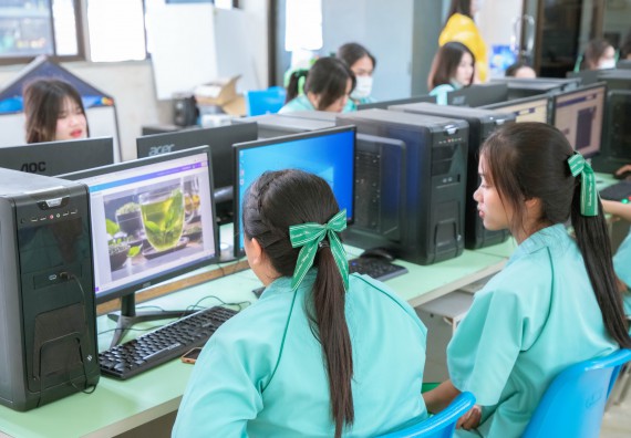 ภาพกิจกรรม   คณะวิทยาศาสตร์และเทคโนโลยี จัดค่ายวิทยาศาสตร์สัญจร ปีการศึกษา 2566  โรงเรียนลานกระบือวิทยา