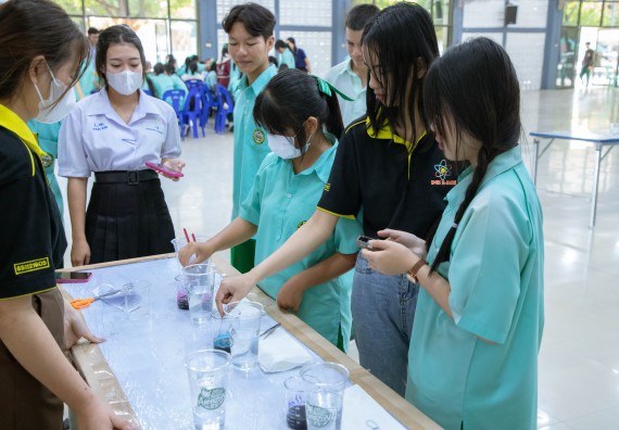 ภาพกิจกรรม   คณะวิทยาศาสตร์และเทคโนโลยี จัดค่ายวิทยาศาสตร์สัญจร ปีการศึกษา 2566  โรงเรียนลานกระบือวิทยา