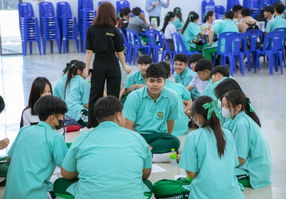 ภาพกิจกรรม   คณะวิทยาศาสตร์และเทคโนโลยี จัดค่ายวิทยาศาสตร์สัญจร ปีการศึกษา 2566  โรงเรียนลานกระบือวิทยา