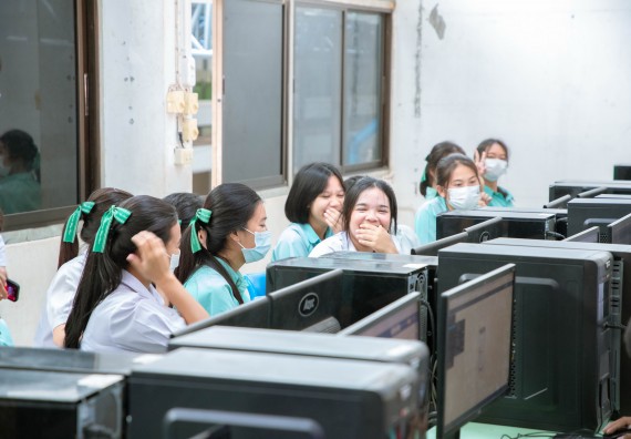 ภาพกิจกรรม   คณะวิทยาศาสตร์และเทคโนโลยี จัดค่ายวิทยาศาสตร์สัญจร ปีการศึกษา 2566  โรงเรียนลานกระบือวิทยา