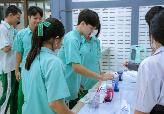 ภาพกิจกรรม   คณะวิทยาศาสตร์และเทคโนโลยี จัดค่ายวิทยาศาสตร์สัญจร ปีการศึกษา 2566  โรงเรียนลานกระบือวิทยา