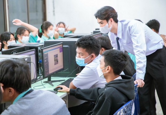 ภาพกิจกรรม   คณะวิทยาศาสตร์และเทคโนโลยี จัดค่ายวิทยาศาสตร์สัญจร ปีการศึกษา 2566  โรงเรียนลานกระบือวิทยา