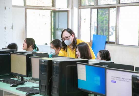 ภาพกิจกรรม   คณะวิทยาศาสตร์และเทคโนโลยี จัดค่ายวิทยาศาสตร์สัญจร ปีการศึกษา 2566  โรงเรียนลานกระบือวิทยา