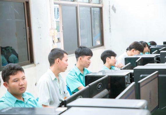 ภาพกิจกรรม   คณะวิทยาศาสตร์และเทคโนโลยี จัดค่ายวิทยาศาสตร์สัญจร ปีการศึกษา 2566  โรงเรียนลานกระบือวิทยา