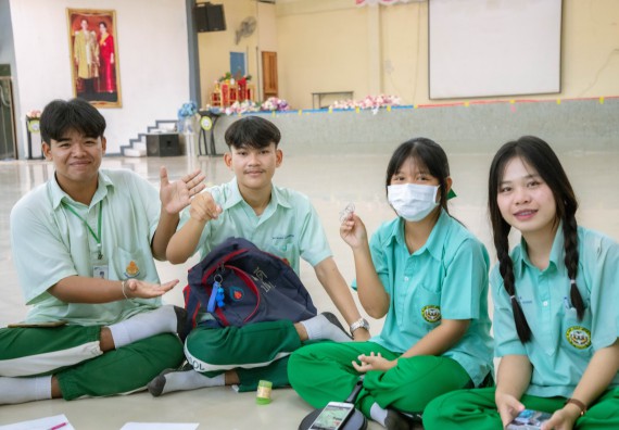 ภาพกิจกรรม   คณะวิทยาศาสตร์และเทคโนโลยี จัดค่ายวิทยาศาสตร์สัญจร ปีการศึกษา 2566  โรงเรียนลานกระบือวิทยา