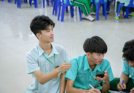 ภาพกิจกรรม   คณะวิทยาศาสตร์และเทคโนโลยี จัดค่ายวิทยาศาสตร์สัญจร ปีการศึกษา 2566  โรงเรียนลานกระบือวิทยา