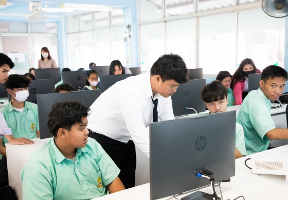 ภาพกิจกรรม คณะวิทยาศาสตร์และเทคโนโลยี จัดค่ายวิทยาศาสตร์สัญจร ปีการศึกษา 2566 ให้กับนักเรียนระดับชั้นมัธยมศึกษาตอนปลาย โรงเรียนโค้งไผ่วิทยา