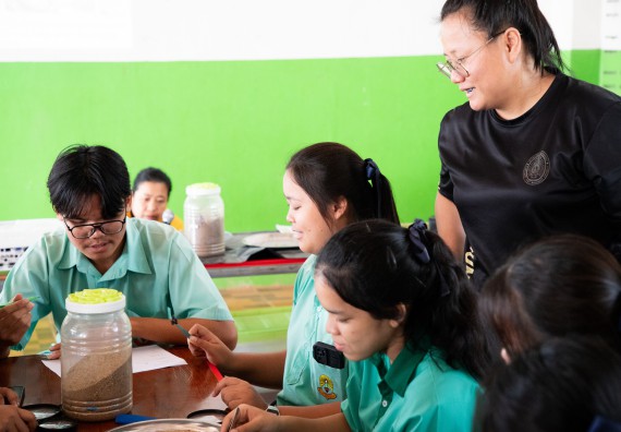 ภาพกิจกรรม คณะวิทยาศาสตร์และเทคโนโลยี จัดค่ายวิทยาศาสตร์สัญจร ปีการศึกษา 2566 ให้กับนักเรียนระดับชั้นมัธยมศึกษาตอนปลาย โรงเรียนโค้งไผ่วิทยา
