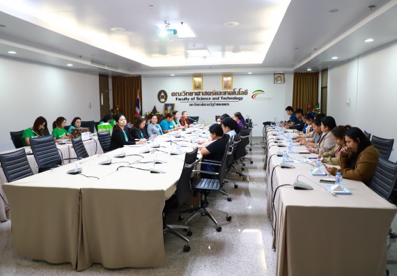 ภาพกิจกรรม  กองกลาง สำนักงานอธิการบดี และ คณะวิทยาศาสตร์และเทคโนโลยี ร่วมกันจัดการความรู้ แลกเปลี่ยนเรียนรู้ การพัฒนางานบริการและกำหนดแนวปฏิบัติร่วมกัน ตามนโยบายด้านการบริหารจัดการสิ่งแวดล้อมที่ยั่งยืน