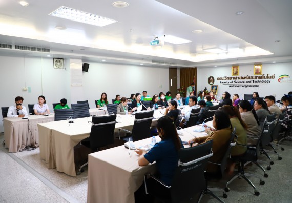 ภาพกิจกรรม  กองกลาง สำนักงานอธิการบดี และ คณะวิทยาศาสตร์และเทคโนโลยี ร่วมกันจัดการความรู้ แลกเปลี่ยนเรียนรู้ การพัฒนางานบริการและกำหนดแนวปฏิบัติร่วมกัน ตามนโยบายด้านการบริหารจัดการสิ่งแวดล้อมที่ยั่งยืน