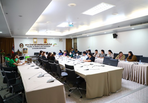 ภาพกิจกรรม  กองกลาง สำนักงานอธิการบดี และ คณะวิทยาศาสตร์และเทคโนโลยี ร่วมกันจัดการความรู้ แลกเปลี่ยนเรียนรู้ การพัฒนางานบริการและกำหนดแนวปฏิบัติร่วมกัน ตามนโยบายด้านการบริหารจัดการสิ่งแวดล้อมที่ยั่งยืน