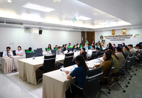 ภาพกิจกรรม  กองกลาง สำนักงานอธิการบดี และ คณะวิทยาศาสตร์และเทคโนโลยี ร่วมกันจัดการความรู้ แลกเปลี่ยนเรียนรู้ การพัฒนางานบริการและกำหนดแนวปฏิบัติร่วมกัน ตามนโยบายด้านการบริหารจัดการสิ่งแวดล้อมที่ยั่งยืน