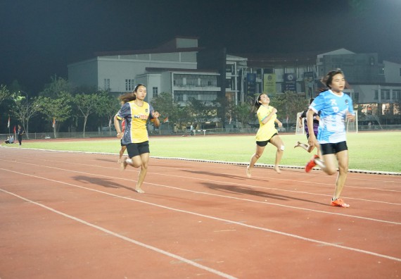 ภาพกิจกรรม  คณะวิทยาศาสตร์และเทคโนโลยี จัดโครงการส่งเสริมกีฬาสานสัมพันธ์ อนุรักษ์ ศิลปวัฒนธรรมและภูมิปัญญา กิจกรรมกีฬาสานสัมพันธ์ ปลาบึกเกมส์