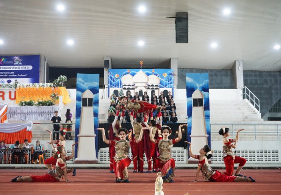 ภาพกิจกรรม  คณะวิทยาศาสตร์และเทคโนโลยี จัดโครงการส่งเสริมกีฬาสานสัมพันธ์ อนุรักษ์ ศิลปวัฒนธรรมและภูมิปัญญา กิจกรรมกีฬาสานสัมพันธ์ ปลาบึกเกมส์