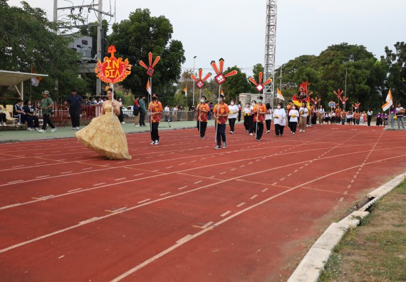 ภาพกิจกรรม  คณะวิทยาศาสตร์และเทคโนโลยี จัดโครงการส่งเสริมกีฬาสานสัมพันธ์ อนุรักษ์ ศิลปวัฒนธรรมและภูมิปัญญา กิจกรรมกีฬาสานสัมพันธ์ ปลาบึกเกมส์
