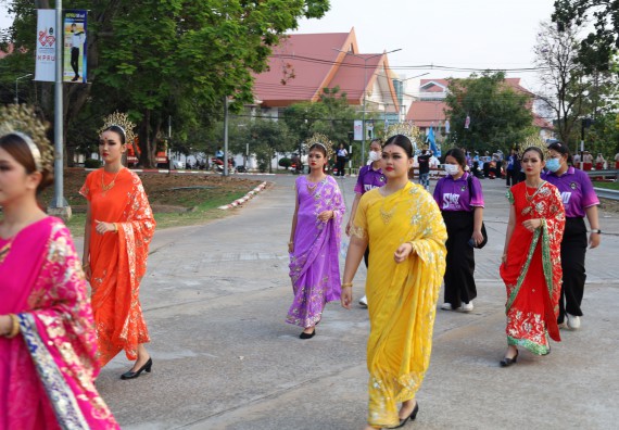 ภาพกิจกรรม  คณะวิทยาศาสตร์และเทคโนโลยี จัดโครงการส่งเสริมกีฬาสานสัมพันธ์ อนุรักษ์ ศิลปวัฒนธรรมและภูมิปัญญา กิจกรรมกีฬาสานสัมพันธ์ ปลาบึกเกมส์
