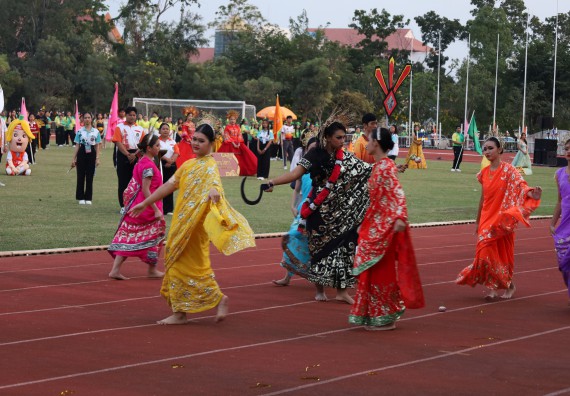 ภาพกิจกรรม  คณะวิทยาศาสตร์และเทคโนโลยี จัดโครงการส่งเสริมกีฬาสานสัมพันธ์ อนุรักษ์ ศิลปวัฒนธรรมและภูมิปัญญา กิจกรรมกีฬาสานสัมพันธ์ ปลาบึกเกมส์