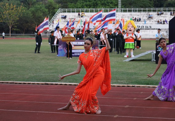 ภาพกิจกรรม  คณะวิทยาศาสตร์และเทคโนโลยี จัดโครงการส่งเสริมกีฬาสานสัมพันธ์ อนุรักษ์ ศิลปวัฒนธรรมและภูมิปัญญา กิจกรรมกีฬาสานสัมพันธ์ ปลาบึกเกมส์