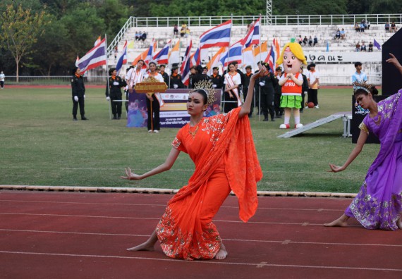 ภาพกิจกรรม  คณะวิทยาศาสตร์และเทคโนโลยี จัดโครงการส่งเสริมกีฬาสานสัมพันธ์ อนุรักษ์ ศิลปวัฒนธรรมและภูมิปัญญา กิจกรรมกีฬาสานสัมพันธ์ ปลาบึกเกมส์