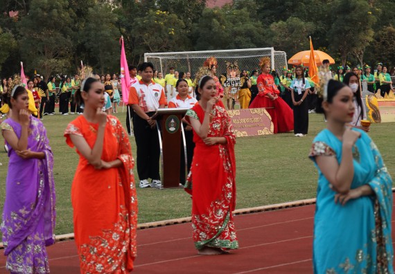 ภาพกิจกรรม  คณะวิทยาศาสตร์และเทคโนโลยี จัดโครงการส่งเสริมกีฬาสานสัมพันธ์ อนุรักษ์ ศิลปวัฒนธรรมและภูมิปัญญา กิจกรรมกีฬาสานสัมพันธ์ ปลาบึกเกมส์