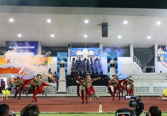 ภาพกิจกรรม  คณะวิทยาศาสตร์และเทคโนโลยี จัดโครงการส่งเสริมกีฬาสานสัมพันธ์ อนุรักษ์ ศิลปวัฒนธรรมและภูมิปัญญา กิจกรรมกีฬาสานสัมพันธ์ ปลาบึกเกมส์