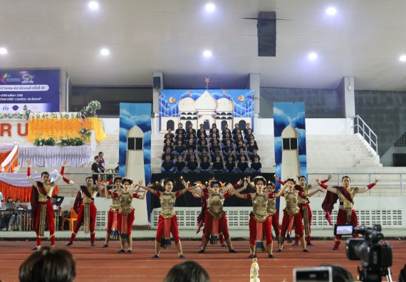 ภาพกิจกรรม  คณะวิทยาศาสตร์และเทคโนโลยี จัดโครงการส่งเสริมกีฬาสานสัมพันธ์ อนุรักษ์ ศิลปวัฒนธรรมและภูมิปัญญา กิจกรรมกีฬาสานสัมพันธ์ ปลาบึกเกมส์